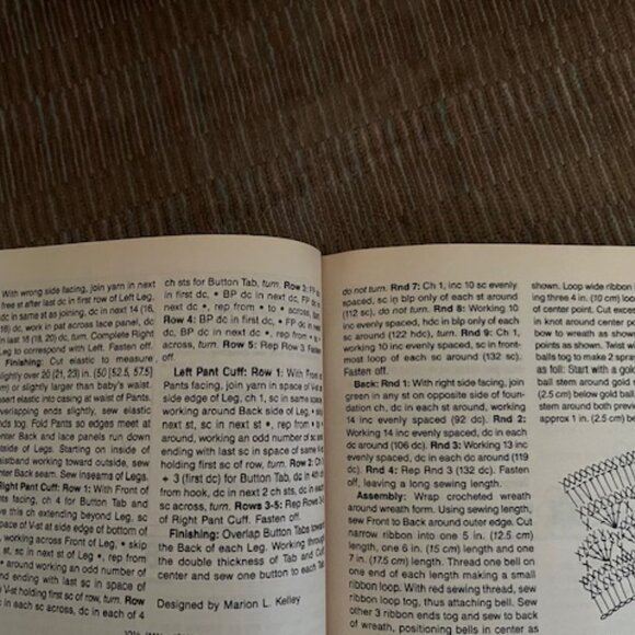 2/$35 Crochet Fantasy 34 Favorites for Christmas Vol 12 No 7 Nov 1993 Vintage - Picture 5 of 6